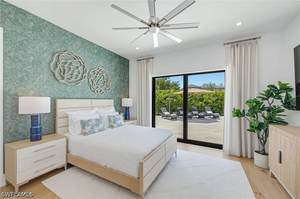 692 Banyan Boulevard Naples FL 34102