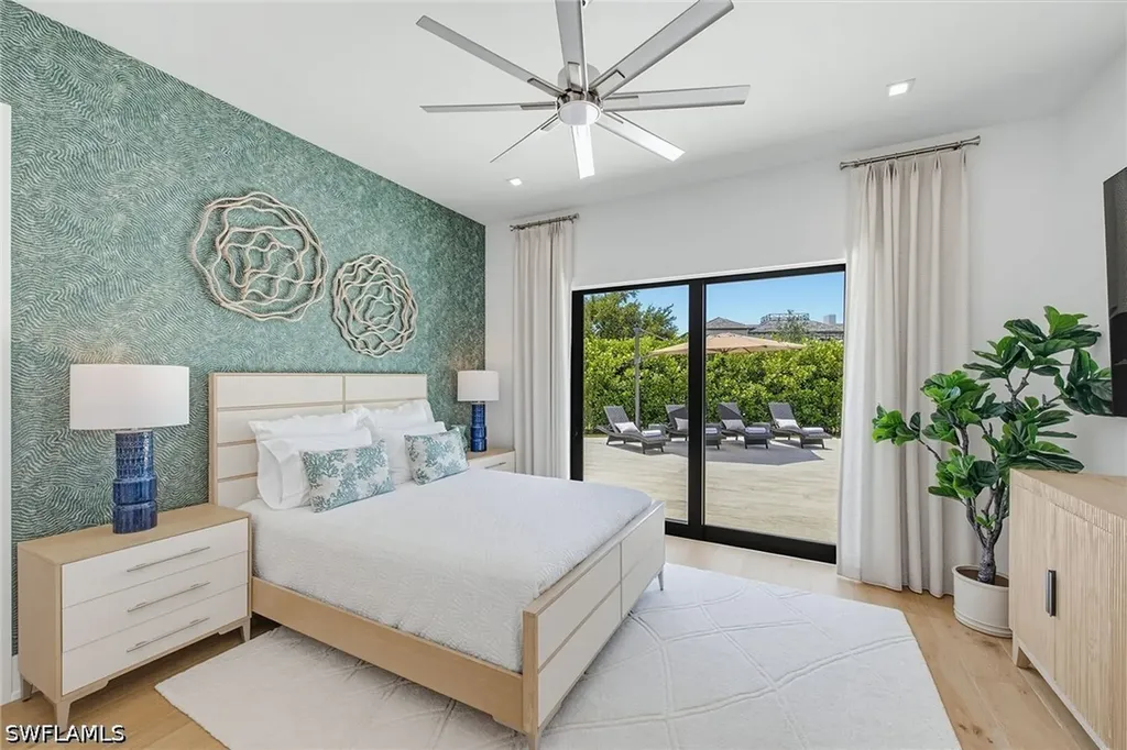 692 Banyan Boulevard Naples FL 34102