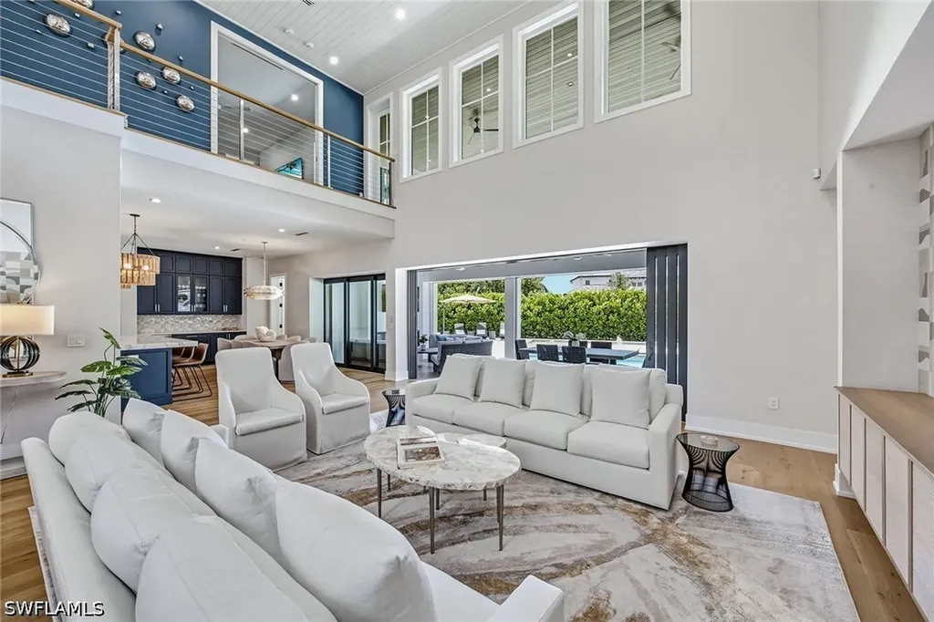 692 Banyan Boulevard Naples FL 34102