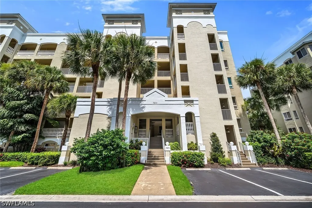 7671 Pebble Creek Circle Naples FL 34108