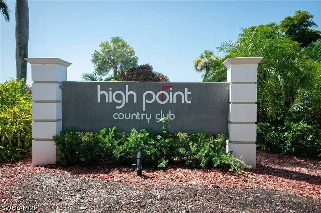 Naples FL, 21 High Point Circle E, Unit 305