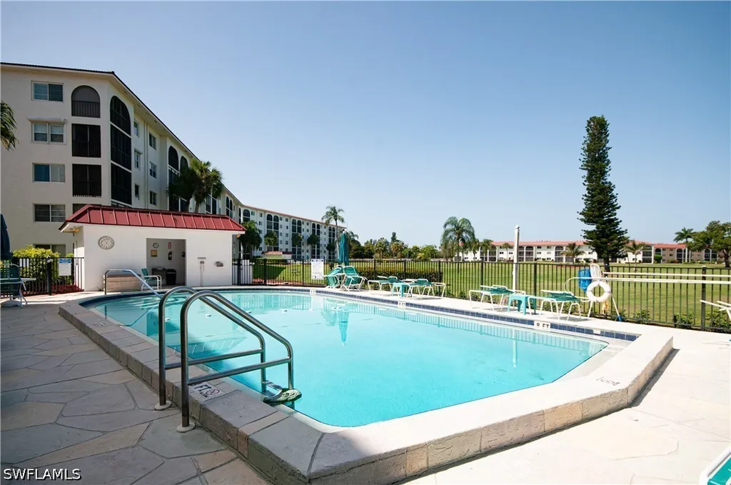 21 High Point Circle E Naples FL 34103