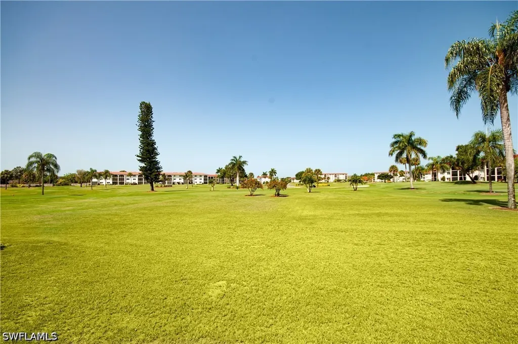 21 High Point Circle E Naples FL 34103