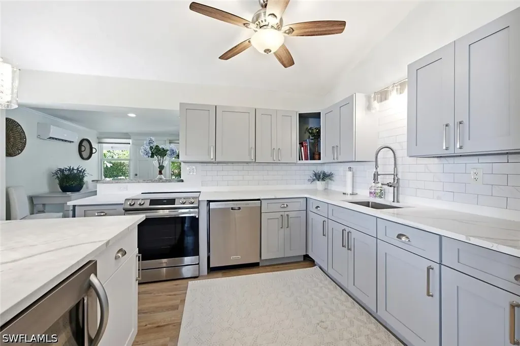 1216 10th Street N Naples FL 34102