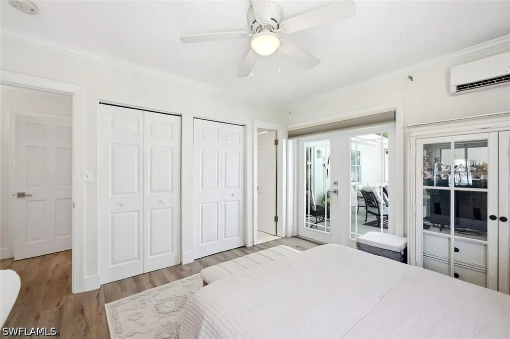 1216 10th Street N Naples FL 34102