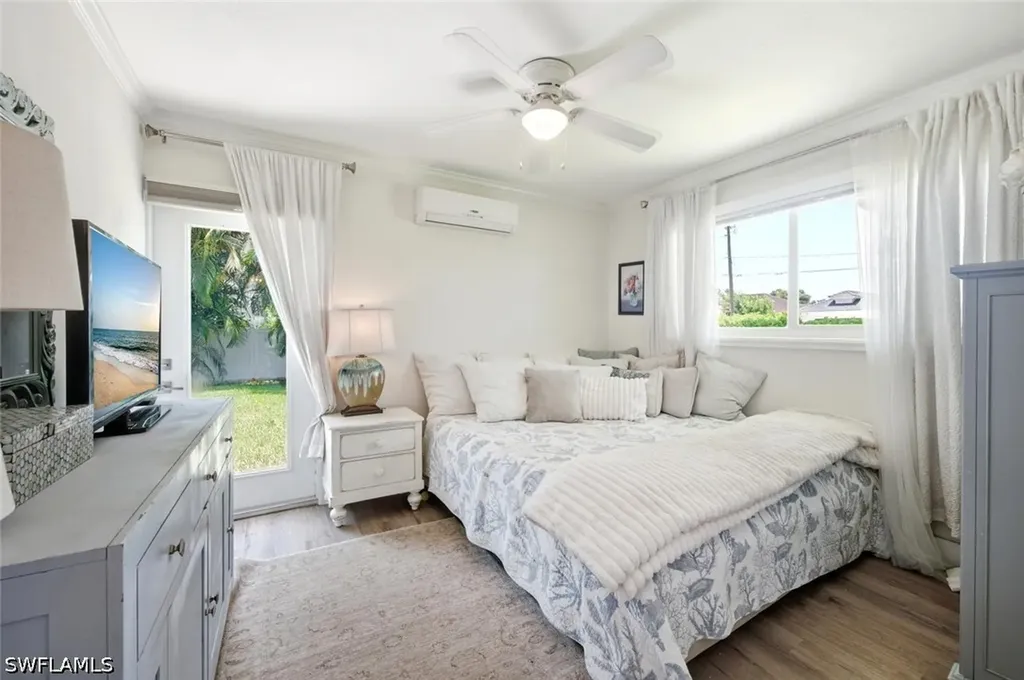 1216 10th Street N Naples FL 34102