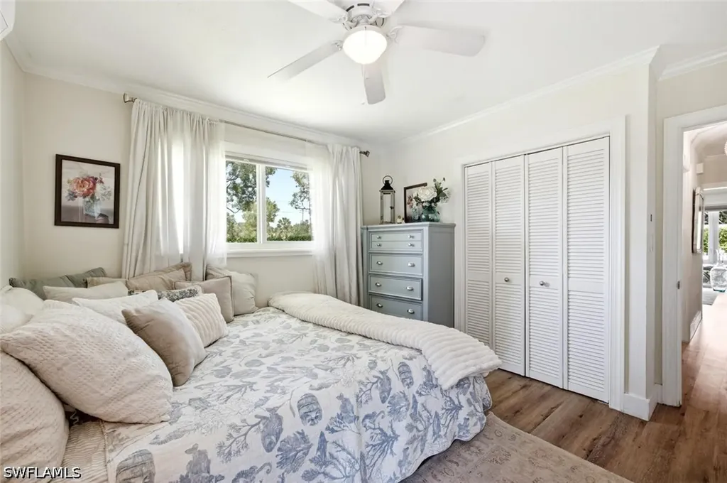 1216 10th Street N Naples FL 34102