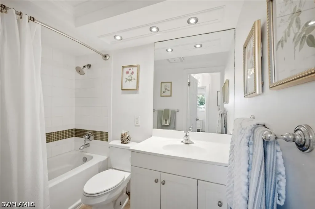 1216 10th Street N Naples FL 34102