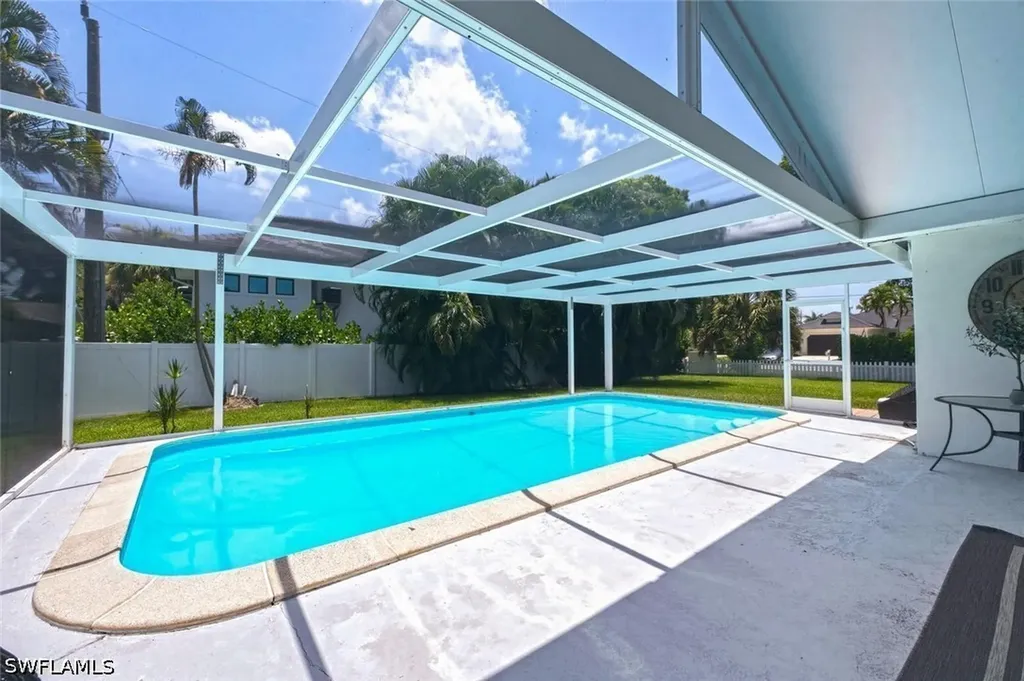 1216 10th Street N Naples FL 34102