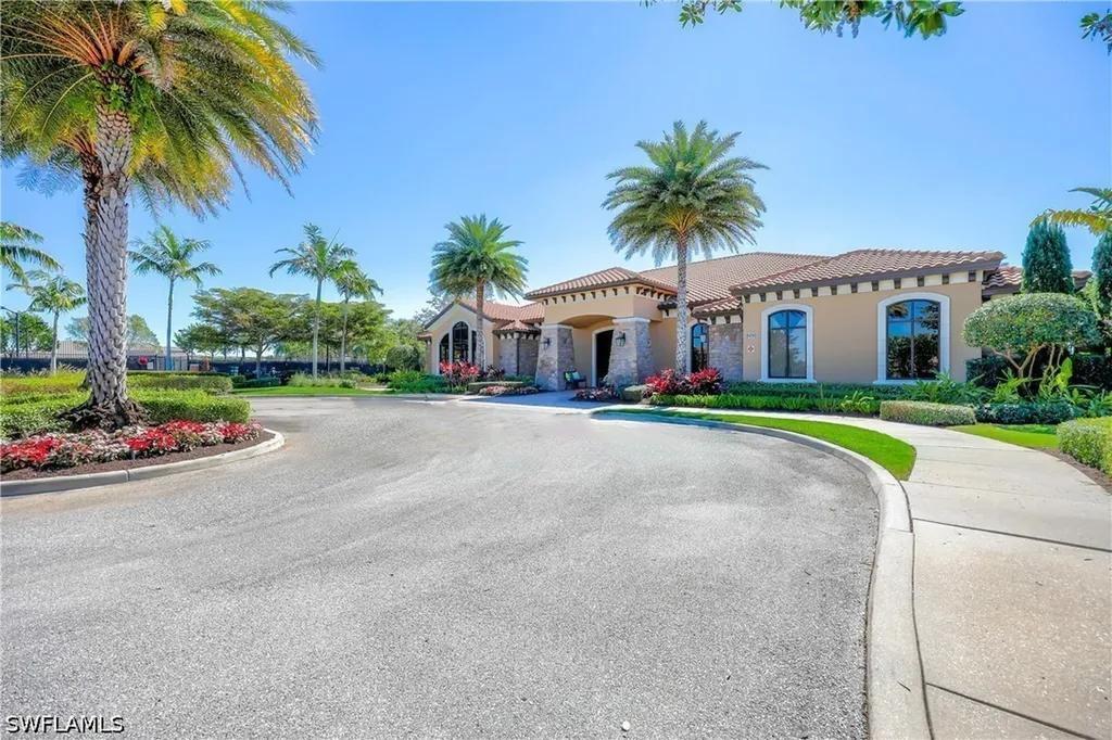 8110 Calle Canovas Street Naples FL 34114