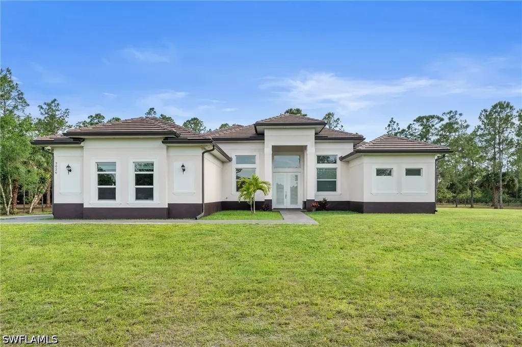 3026 64th Avenue NE Naples FL 34120-2177