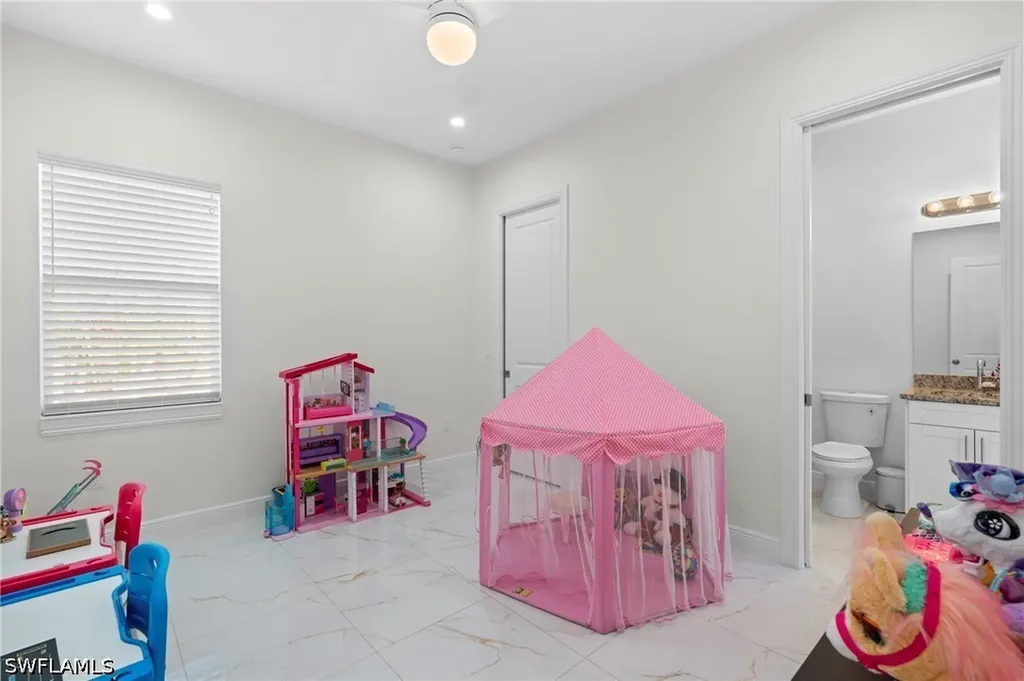 3026 64th Avenue NE Naples FL 34120-2177
