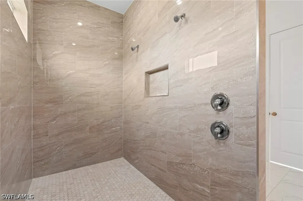 3026 64th Avenue NE Naples FL 34120-2177