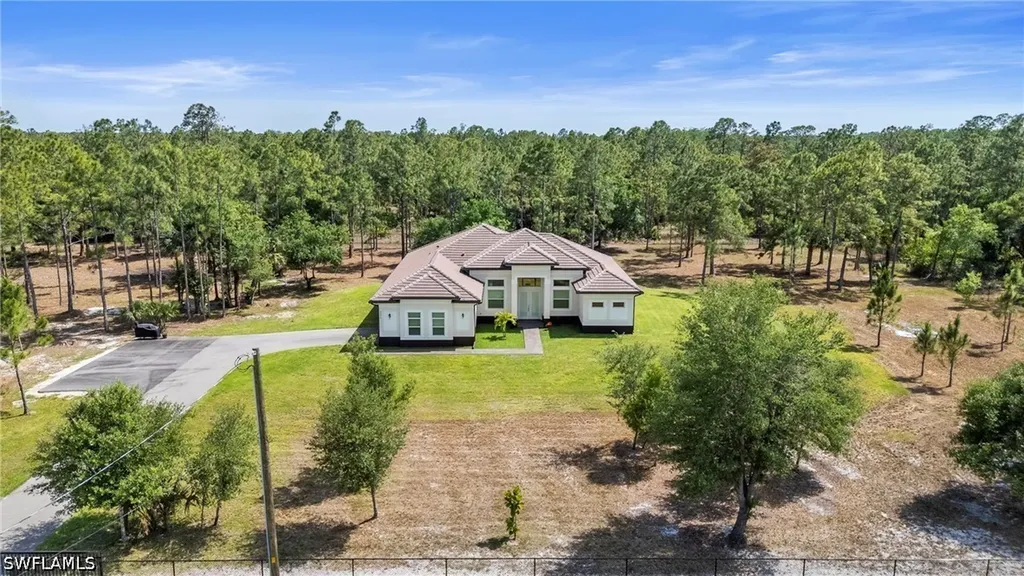 3026 64th Avenue NE Naples FL 34120-2177