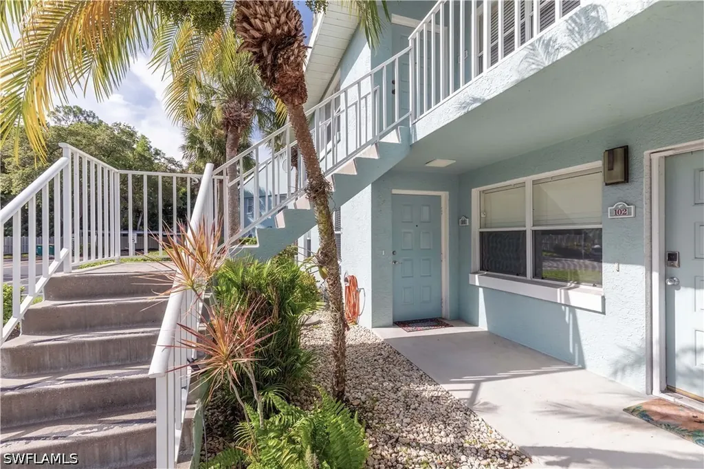 137 Wading Bird Circle Naples FL 34110