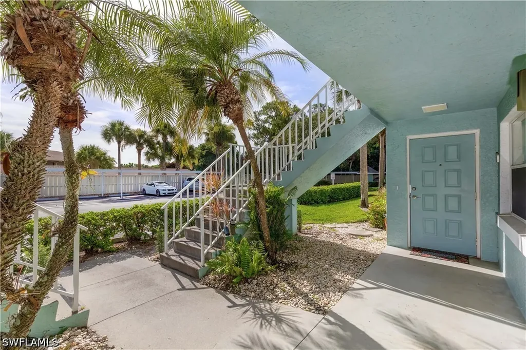 137 Wading Bird Circle Naples FL 34110