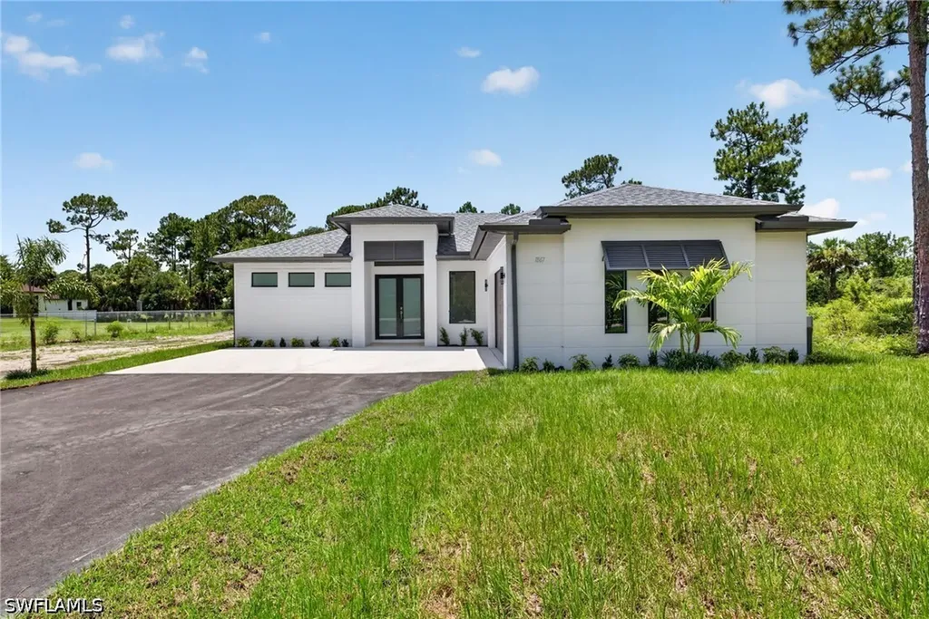 1867 Everglades Boulevard N Naples FL 34120