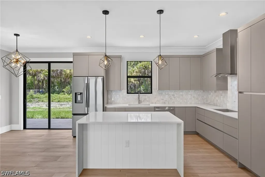 1867 Everglades Boulevard N Naples FL 34120