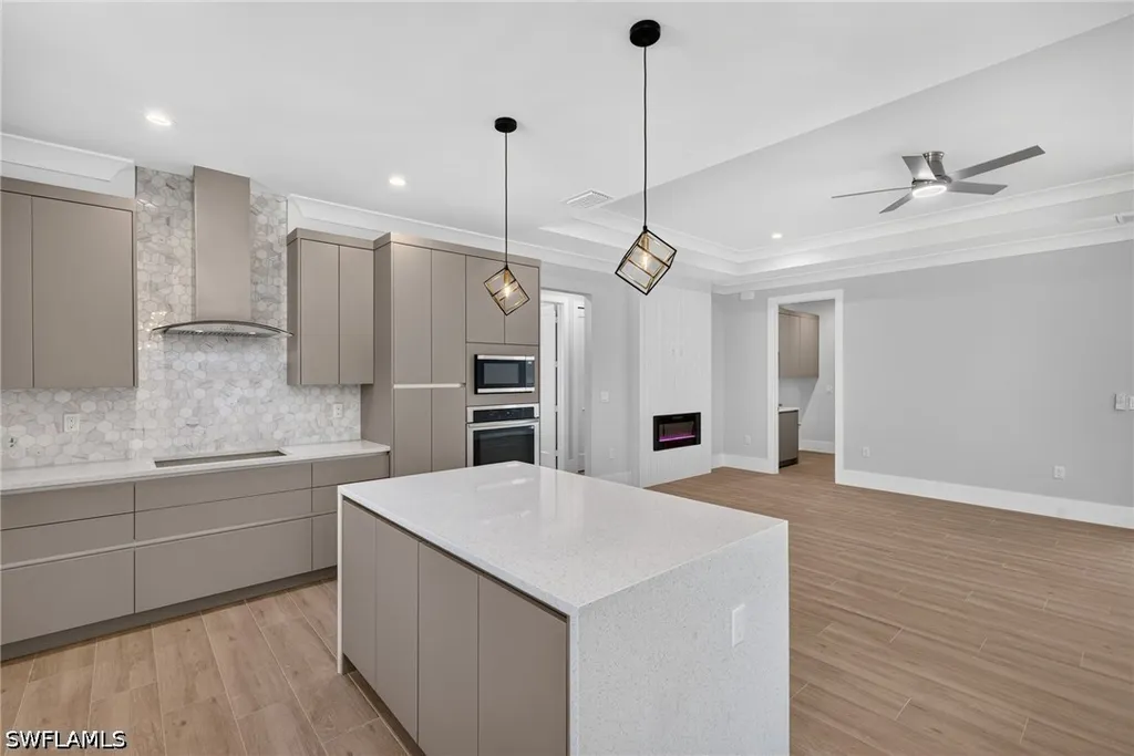 1867 Everglades Boulevard N Naples FL 34120