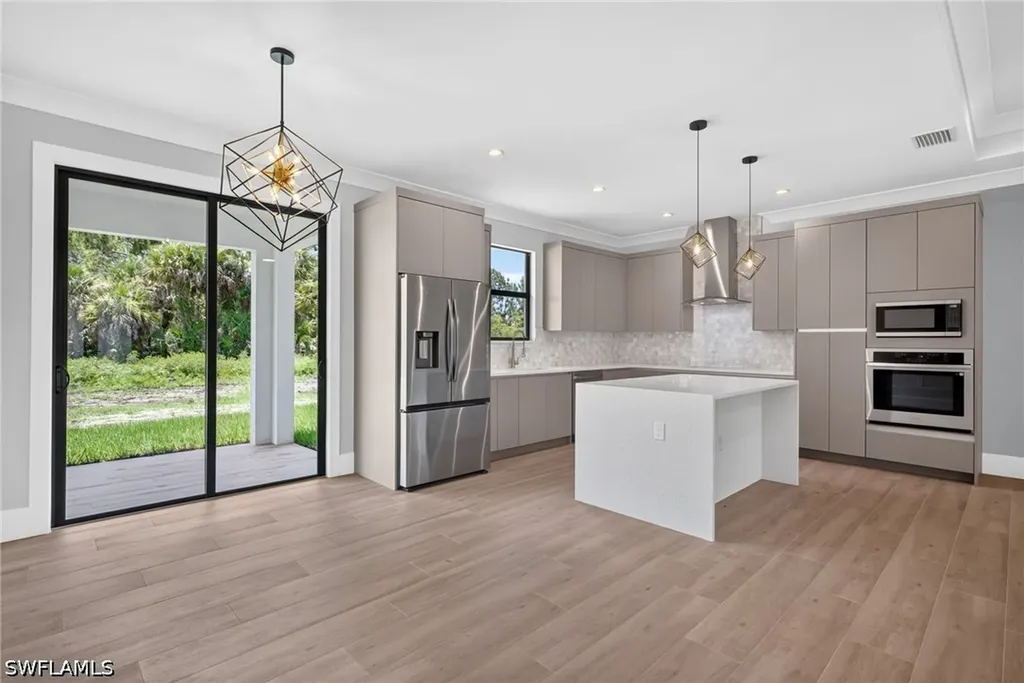 1867 Everglades Boulevard N Naples FL 34120