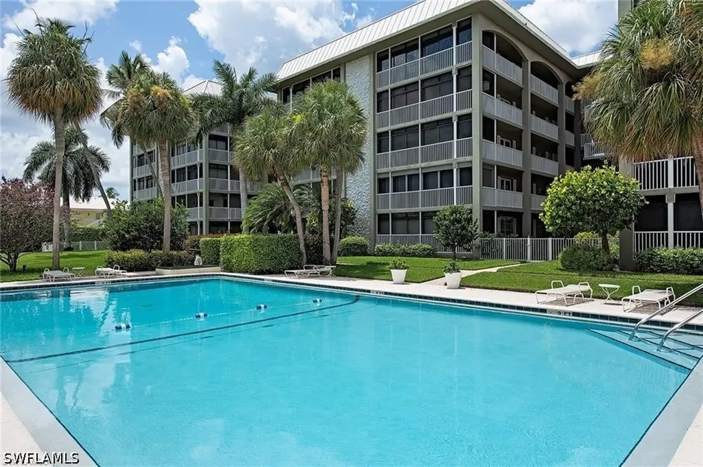 2880 Gulf Shore Boulevard N Naples FL 34103