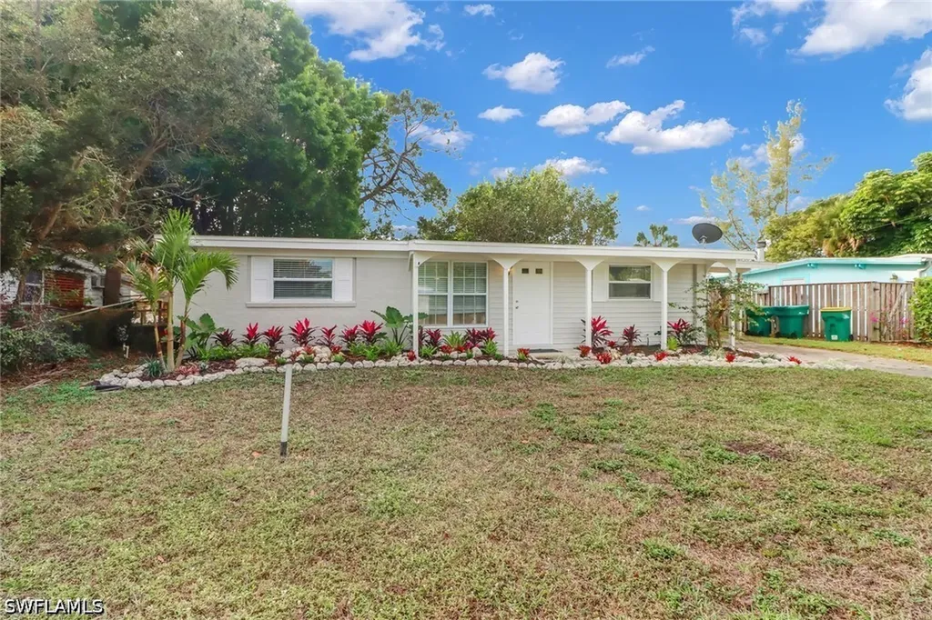 2140 Harbor Lane Naples FL 34104