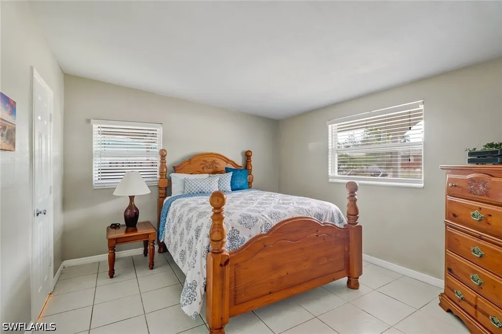 2140 Harbor Lane Naples FL 34104