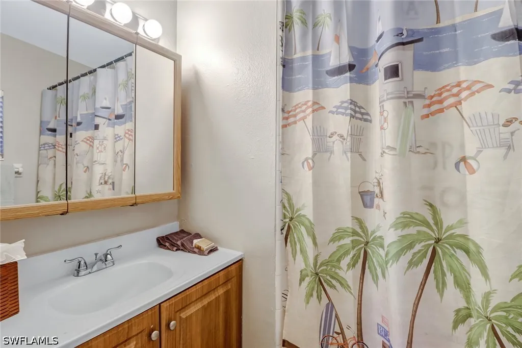 2140 Harbor Lane Naples FL 34104