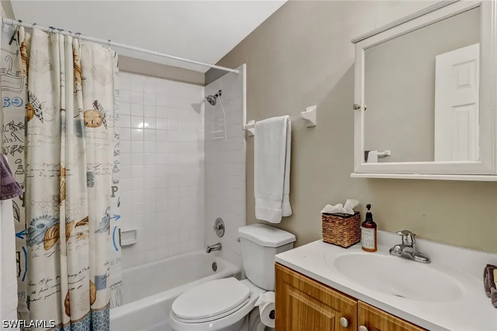 2140 Harbor Lane Naples FL 34104