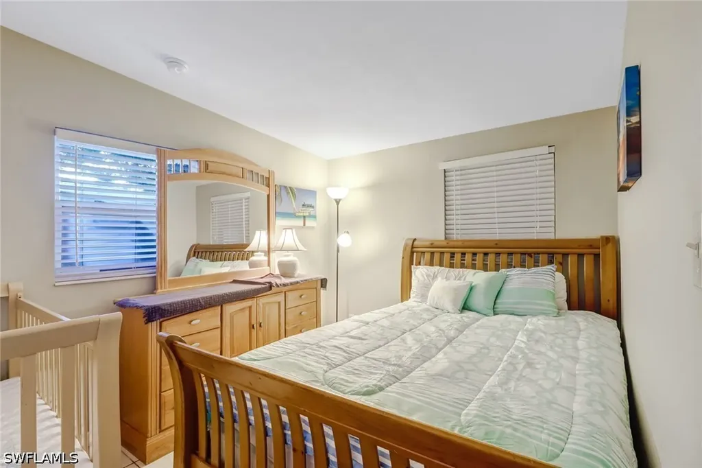 2140 Harbor Lane Naples FL 34104