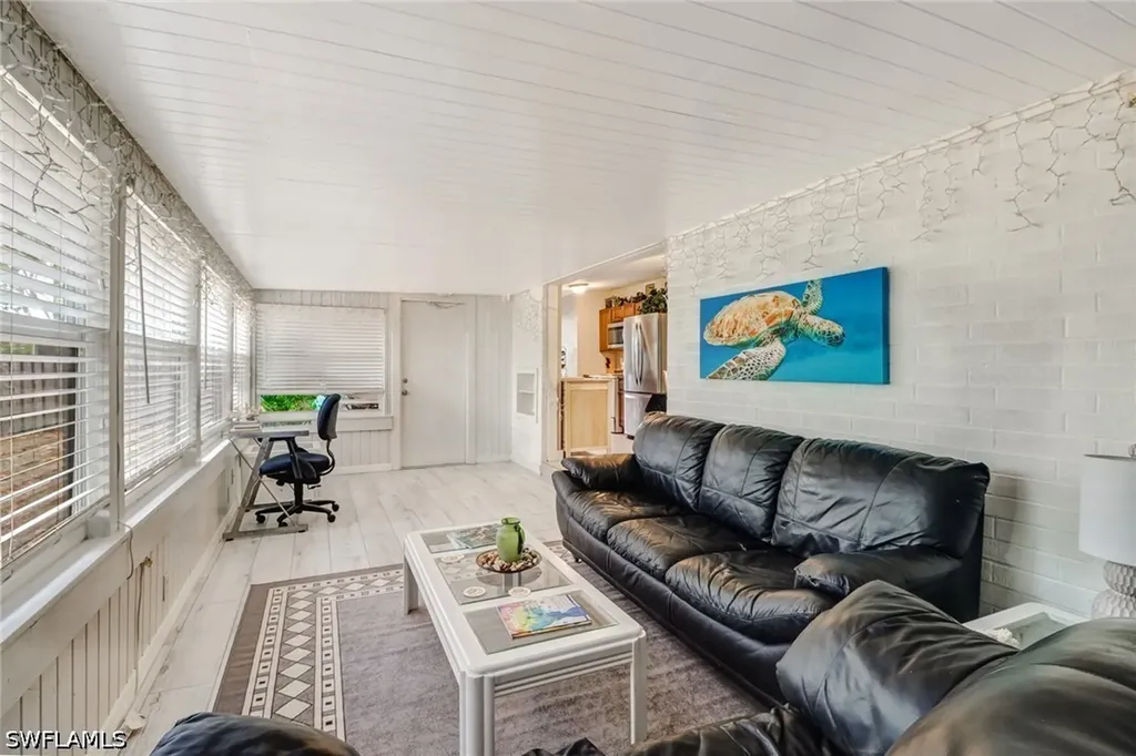 2140 Harbor Lane Naples FL 34104