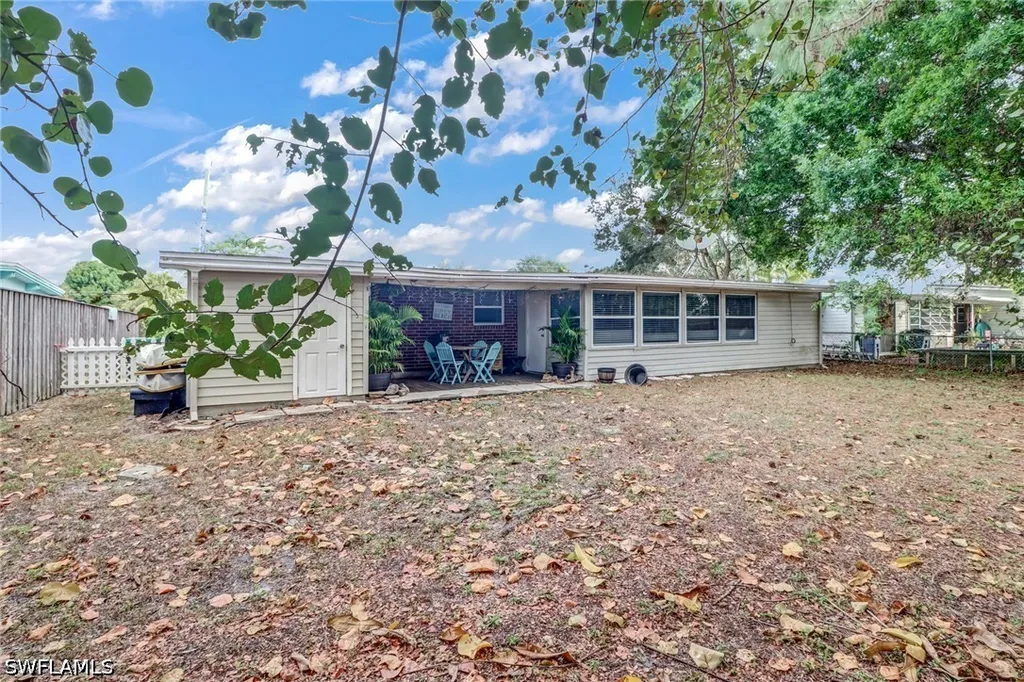 2140 Harbor Lane Naples FL 34104