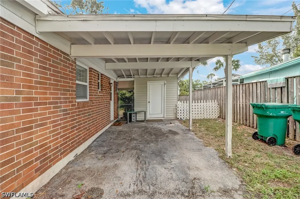 2140 Harbor Lane Naples FL 34104