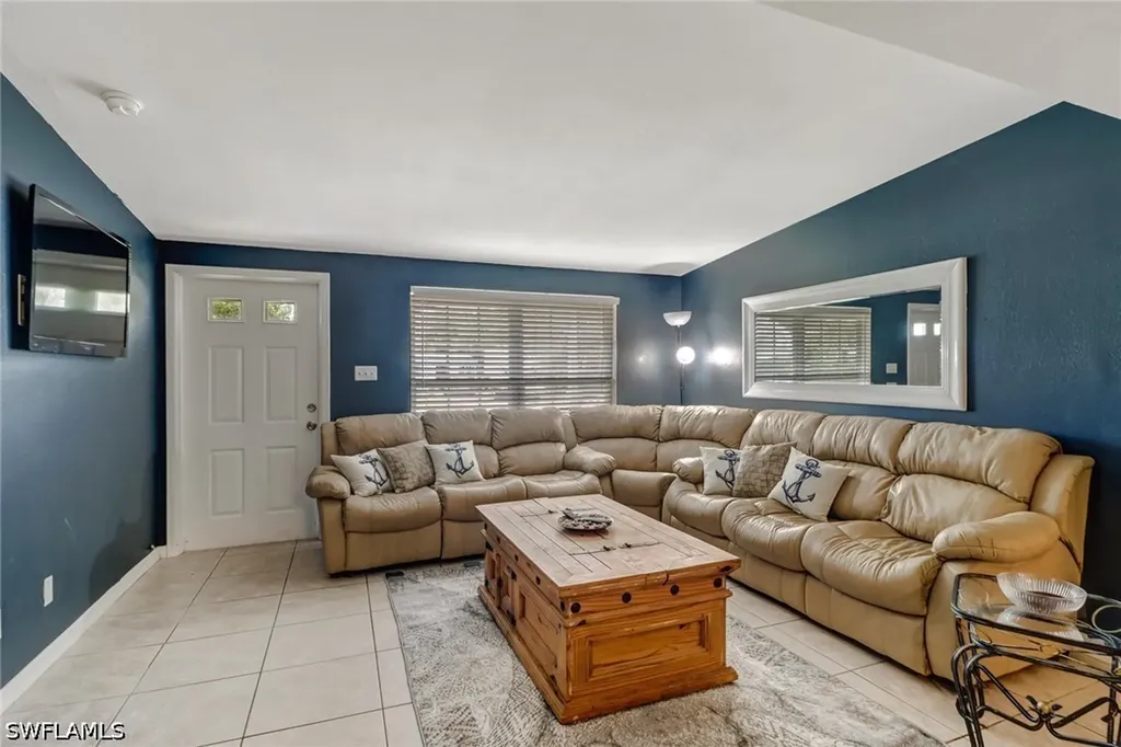 2140 Harbor Lane Naples FL 34104