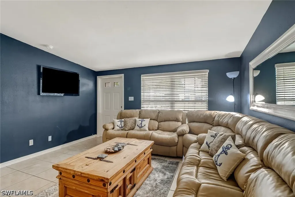 2140 Harbor Lane Naples FL 34104