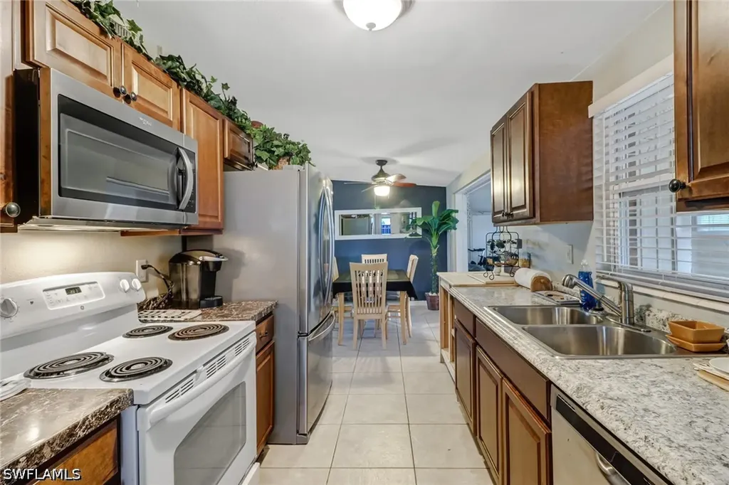 2140 Harbor Lane Naples FL 34104