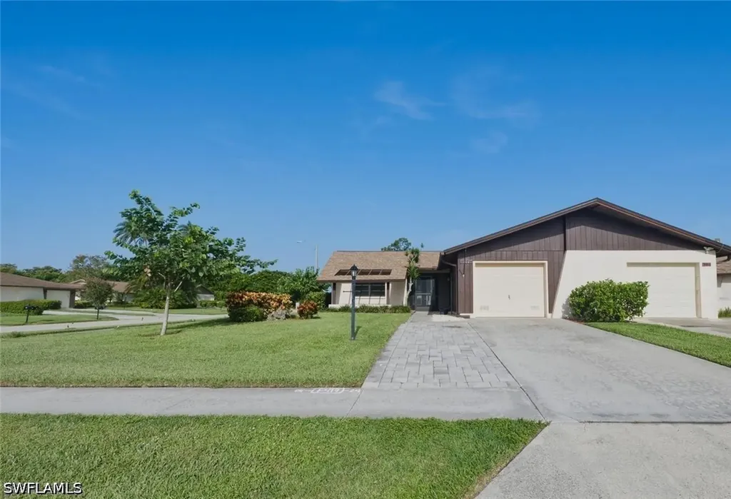 102 Round Key Circle Naples FL 34112