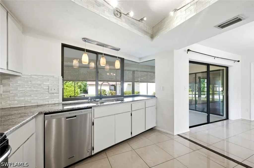 102 Round Key Circle Naples FL 34112