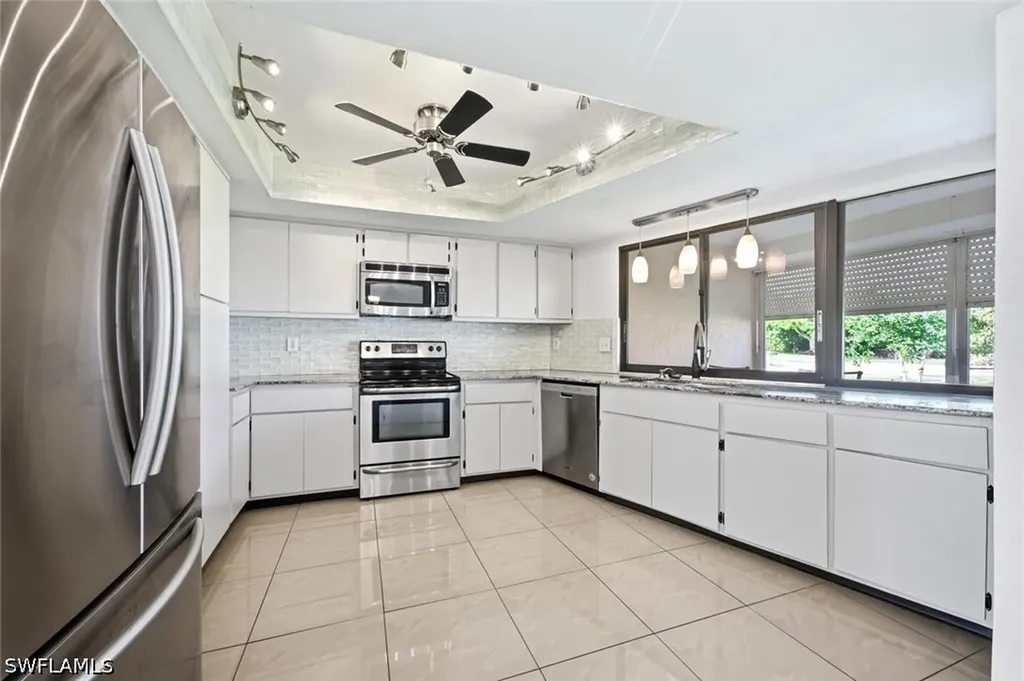 102 Round Key Circle Naples FL 34112