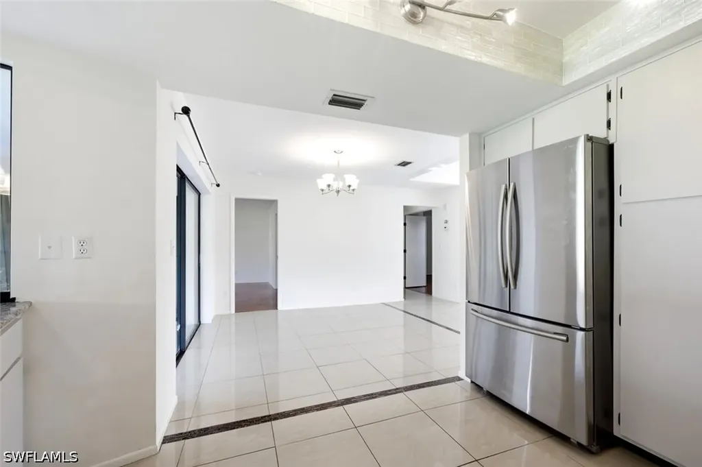 102 Round Key Circle Naples FL 34112
