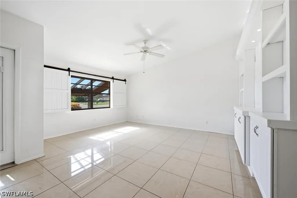 102 Round Key Circle Naples FL 34112