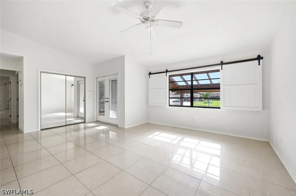 102 Round Key Circle Naples FL 34112