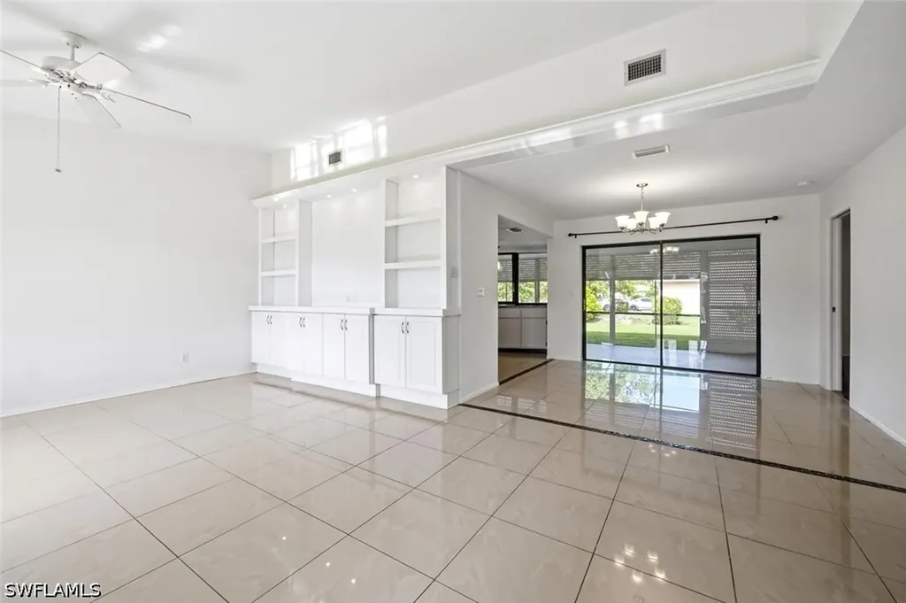 102 Round Key Circle Naples FL 34112
