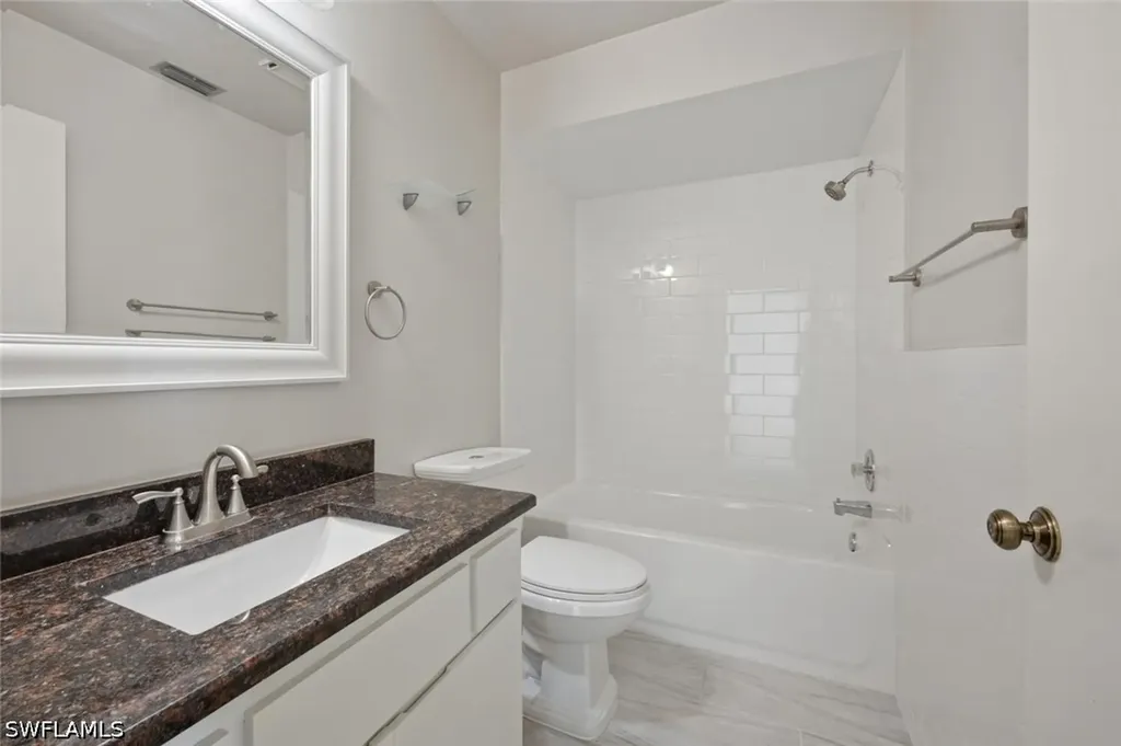 102 Round Key Circle Naples FL 34112