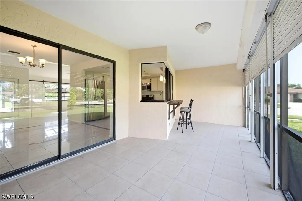 102 Round Key Circle Naples FL 34112