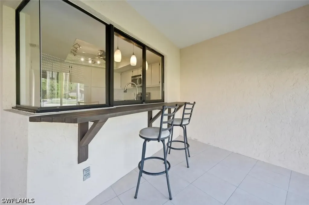 102 Round Key Circle Naples FL 34112