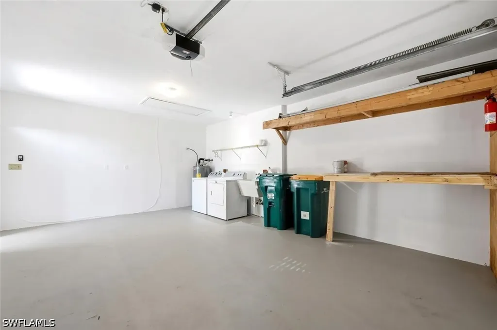 102 Round Key Circle Naples FL 34112