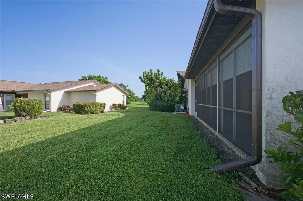 102 Round Key Circle Naples FL 34112