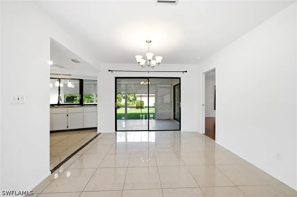 102 Round Key Circle Naples FL 34112
