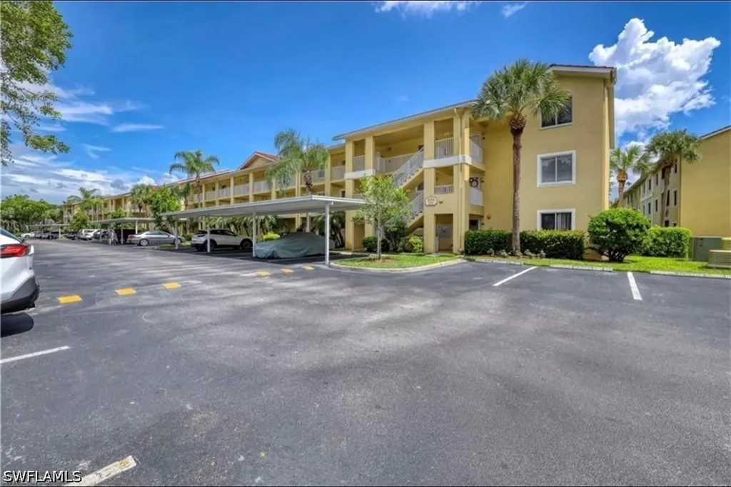 8274 Key Royal Circle Naples FL 34119